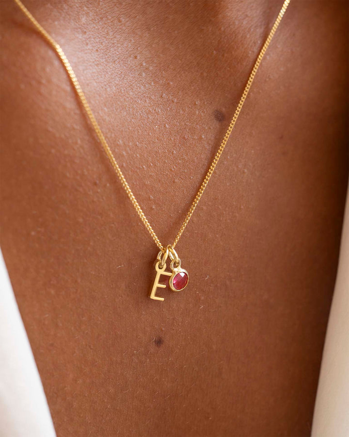 Collier Personnalisé en Lettre d'Or avec Pierre de Naissance