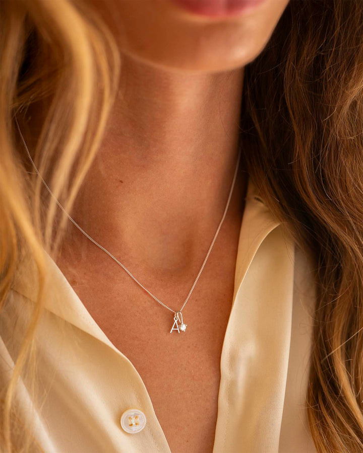 Collier Personnalisé avec Pendentif Mini Lettre en Or et Pierre de Naissance