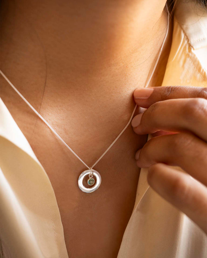 Bague Éternelle en Argent et Collier Personnalisé avec Pierre de Naissance