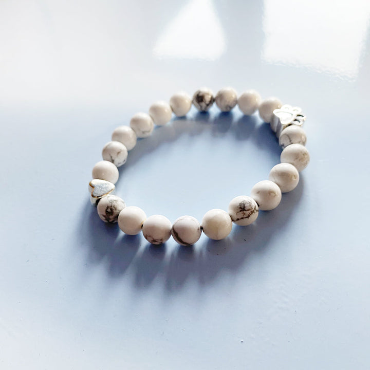 Bracelet en Pierre Précieuse Naturelle avec Charms Patte et Cœur – Design Fait Main
