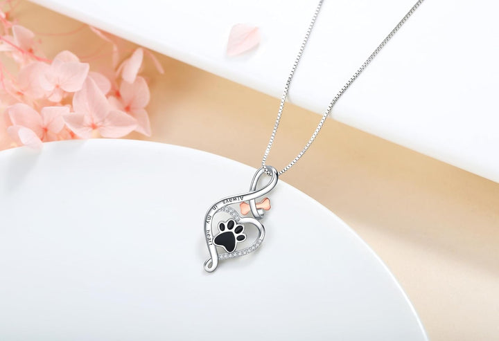 Collier Patte Chanceuse avec Cœur, Os & Infini – Pendentif "Toujours dans Mon Cœur"