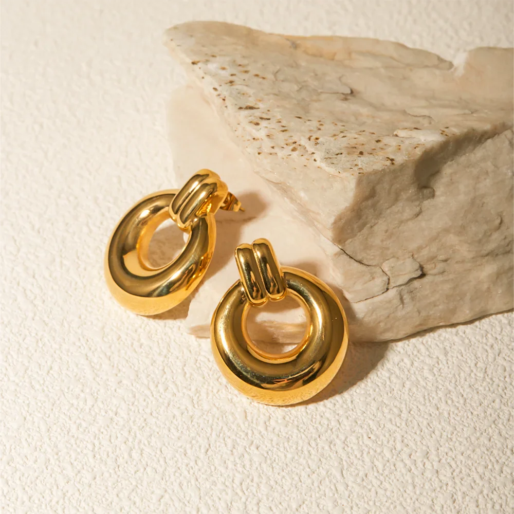 Les Boucles d'Oreilles Hamptons