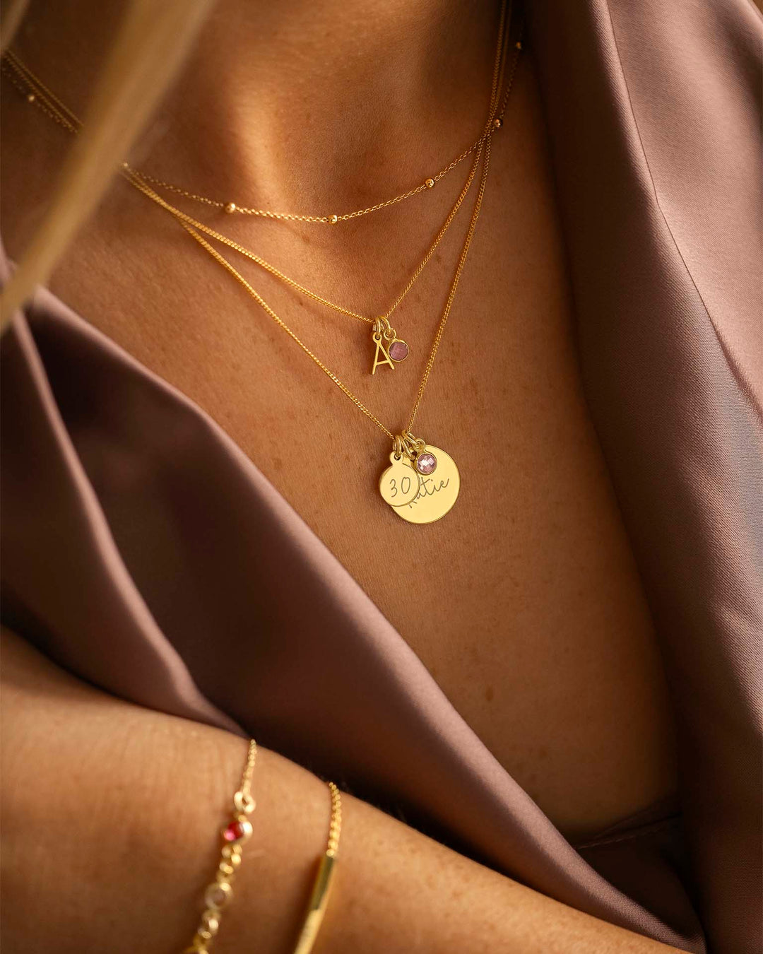 Collier Personnalisé en Lettre d'Or avec Pierre de Naissance