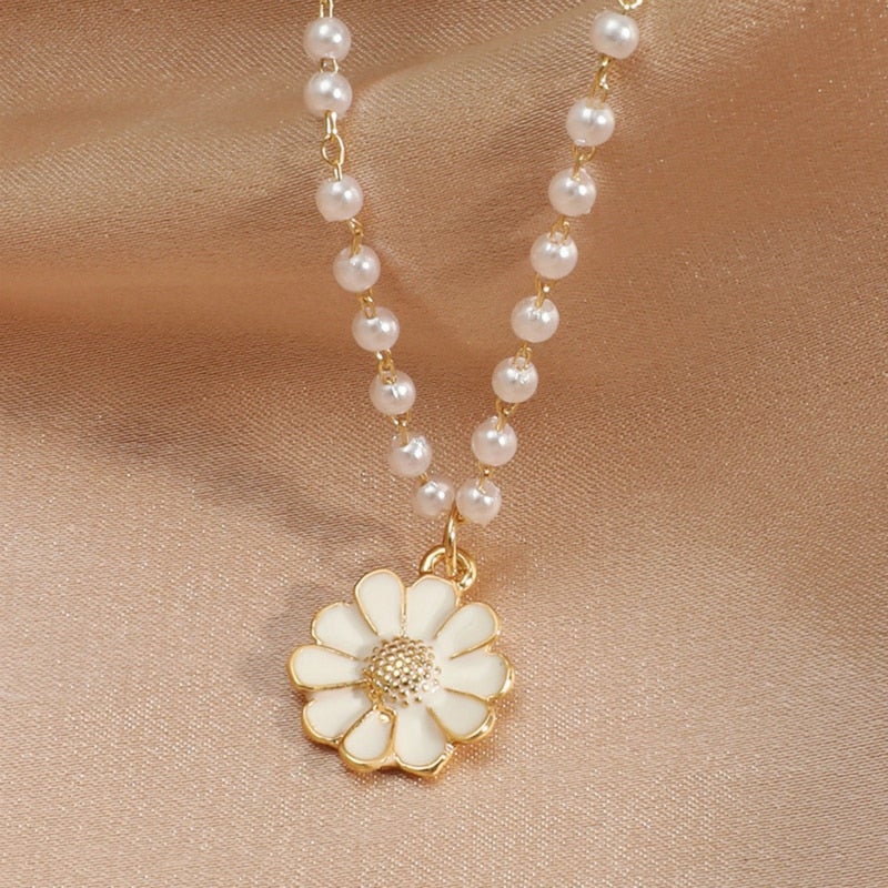 Collier Pendentif Marguerite en Perles
