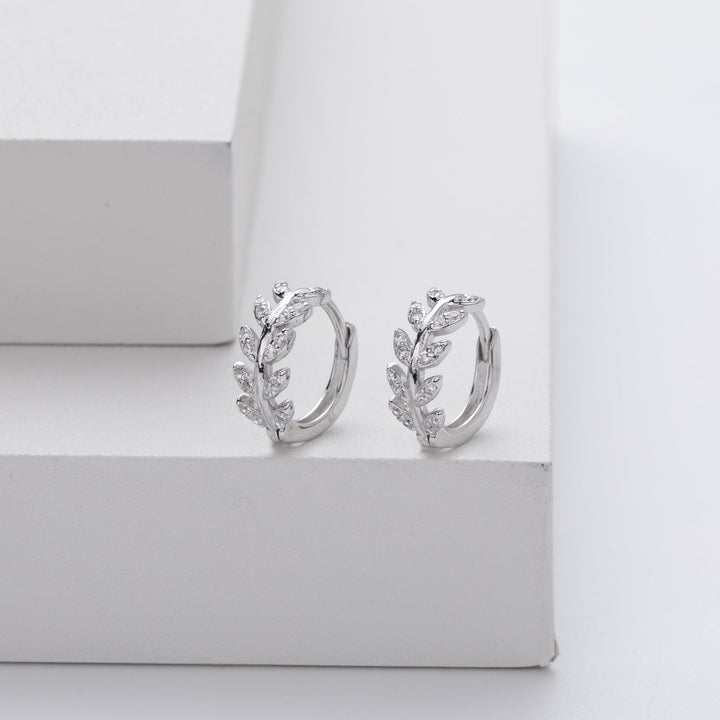 Boucles d'oreilles en argent avec zircon 5A élégantes