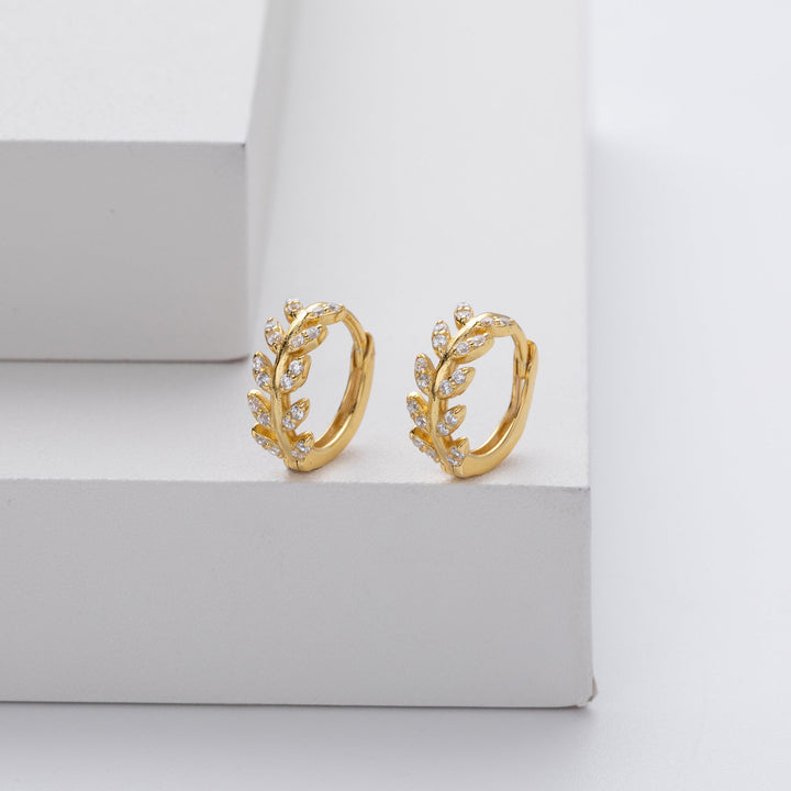 Boucles d'oreilles en argent avec zircon 5A élégantes