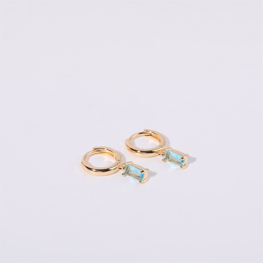 Boucles d'oreilles Huggies en pierre de naissance Bella