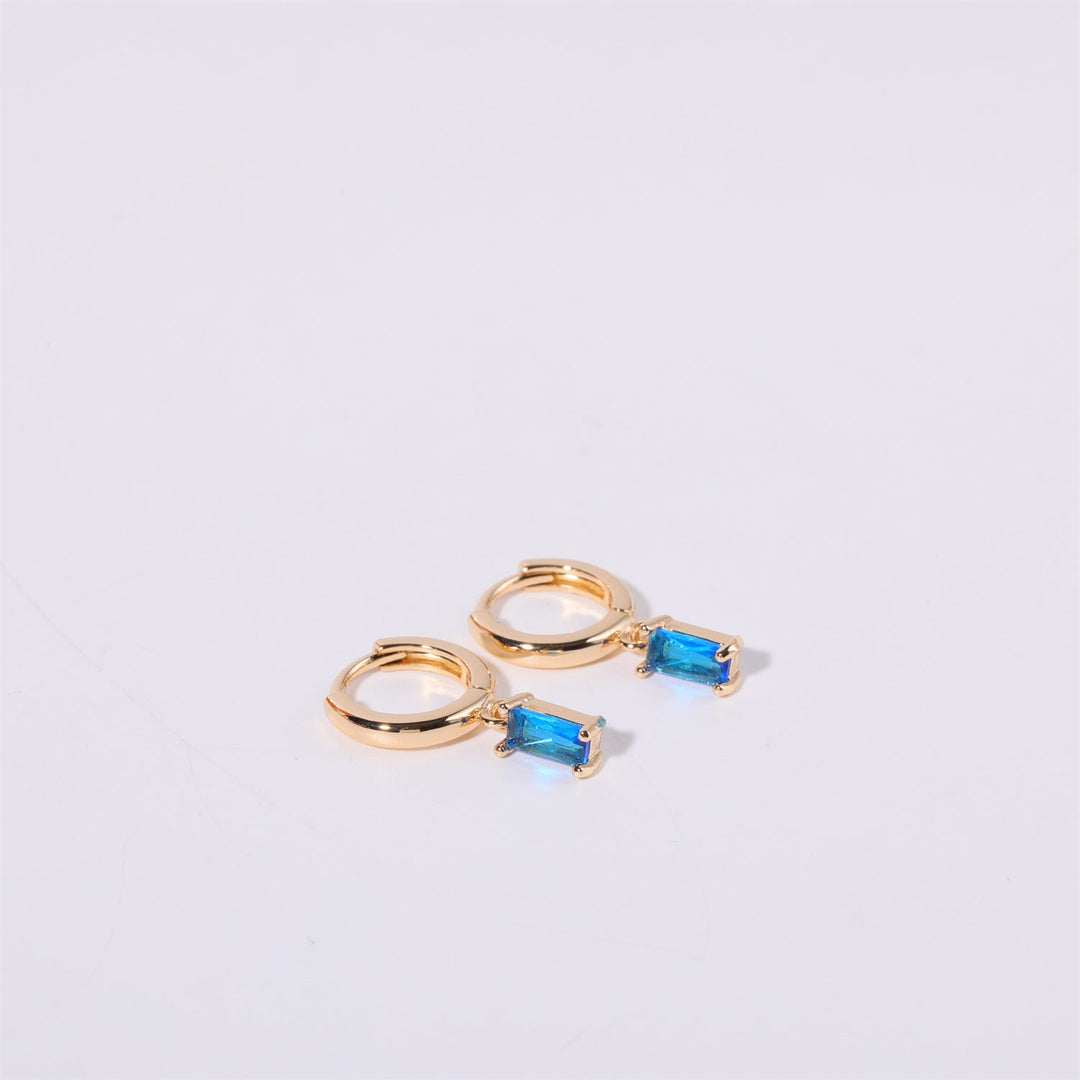 Boucles d'oreilles Huggies en pierre de naissance Bella