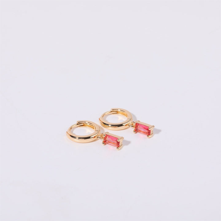 Boucles d'oreilles Huggies en pierre de naissance Bella