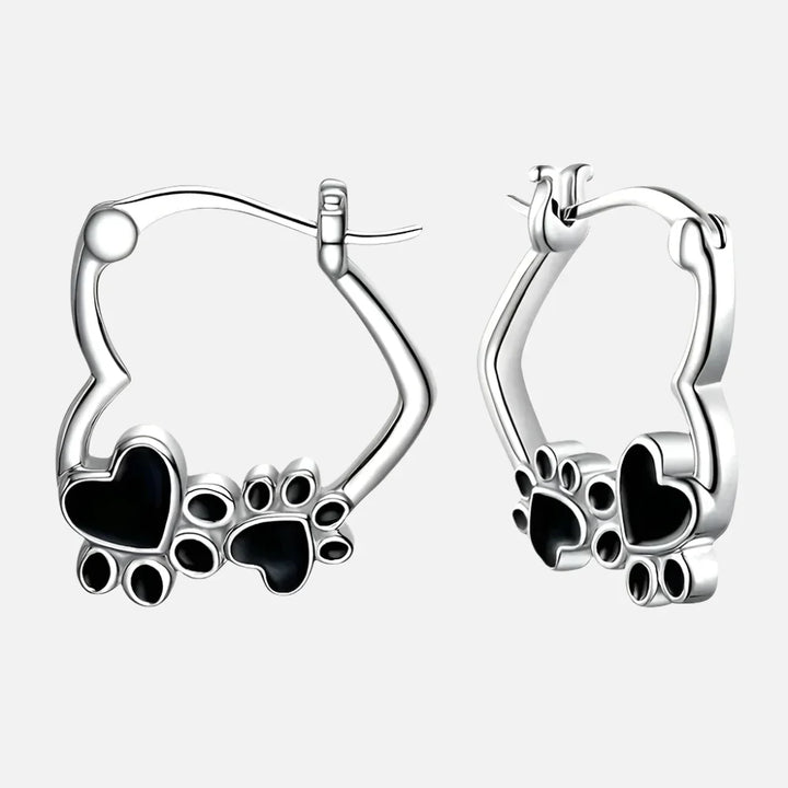 Boucles d'oreilles Huggie en forme de patte de cœur avec émail noir