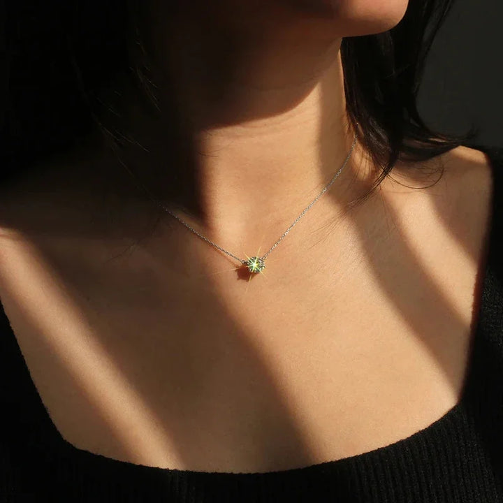 Collier Solitaire en Cristal Élégant
