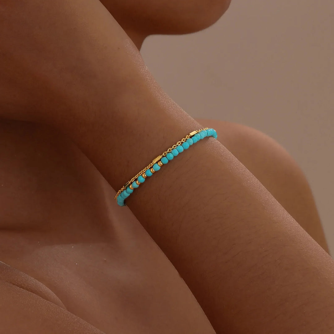 Bracelet en turquoise à double chaîne en or intemporel