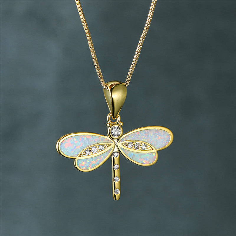Collier papillon en or avec opale