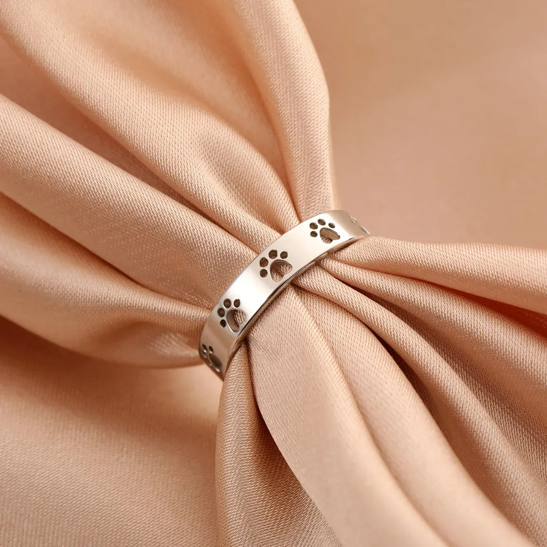 Bague en Acier Inoxydable avec Motif de Patte en Ton Doré