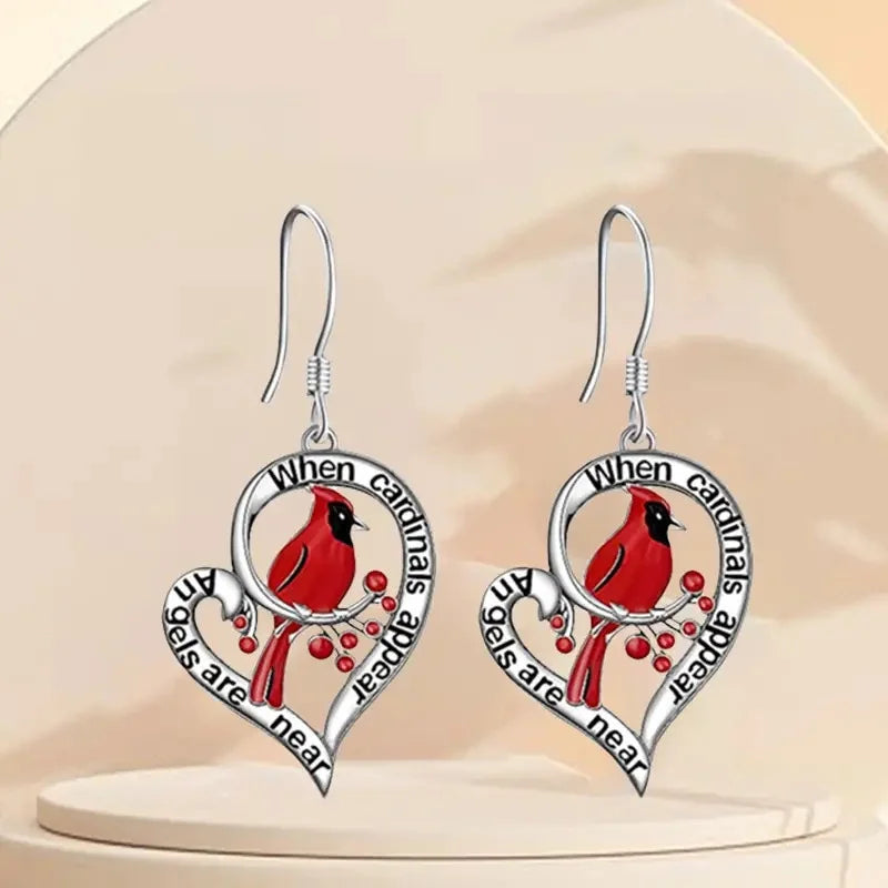 Boucles d'oreilles commémoratives Cardinal – « Quand les cardinaux apparaissent, les anges sont proches » Design en forme de cœur