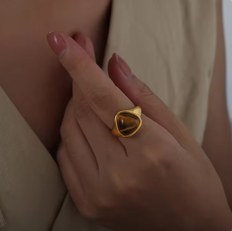 Bague audacieuse en pierre précieuse Alaula