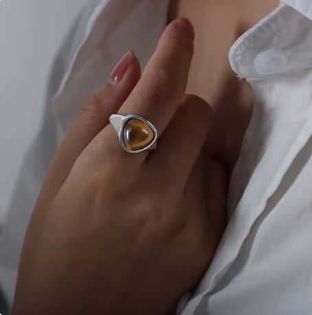 Bague audacieuse en pierre précieuse Alaula