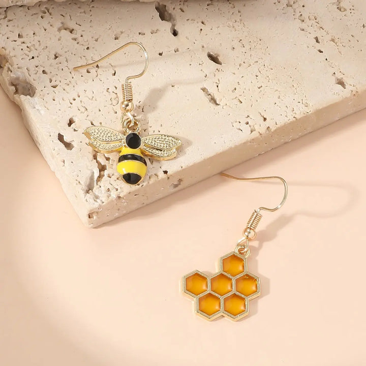 Boucles d'Oreilles Goutte en Nid d'Abeille et Abeille – Bijoux en Ton Or pour Femmes