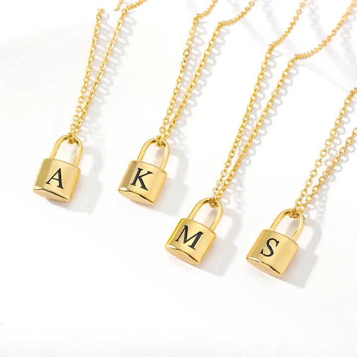 Collier Ellie® Initial Love Lock en or 18 carats