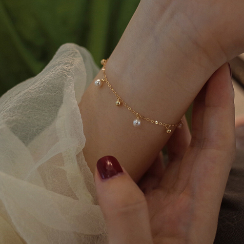 Bracelet en perles d'eau douce en or