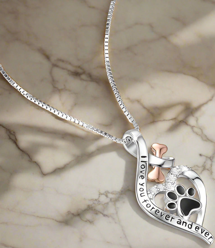 Collier Patte Chanceuse avec Cœur, Os & Infini – Pendentif "Toujours dans Mon Cœur"