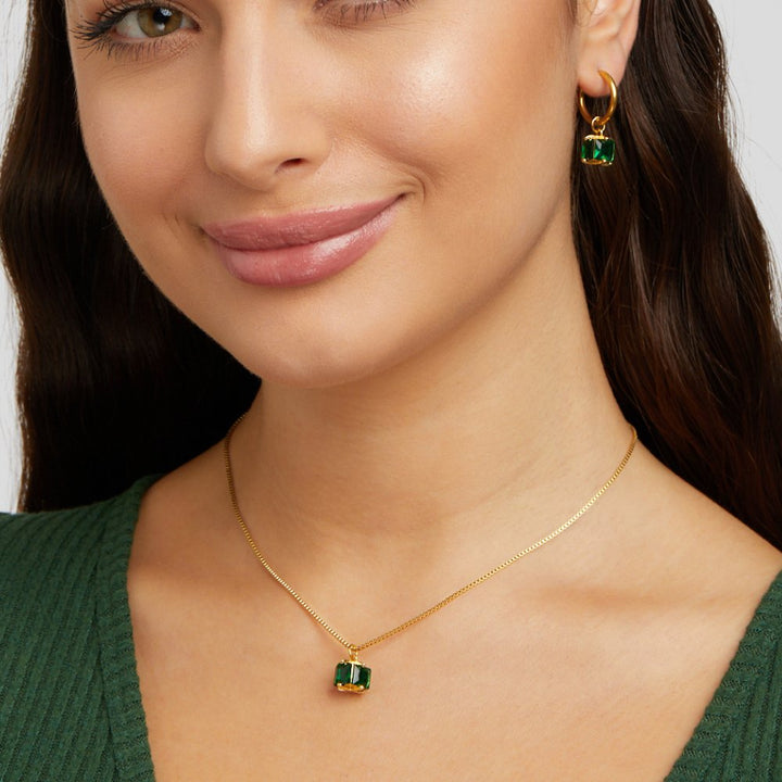 Collier en cube d'émeraude