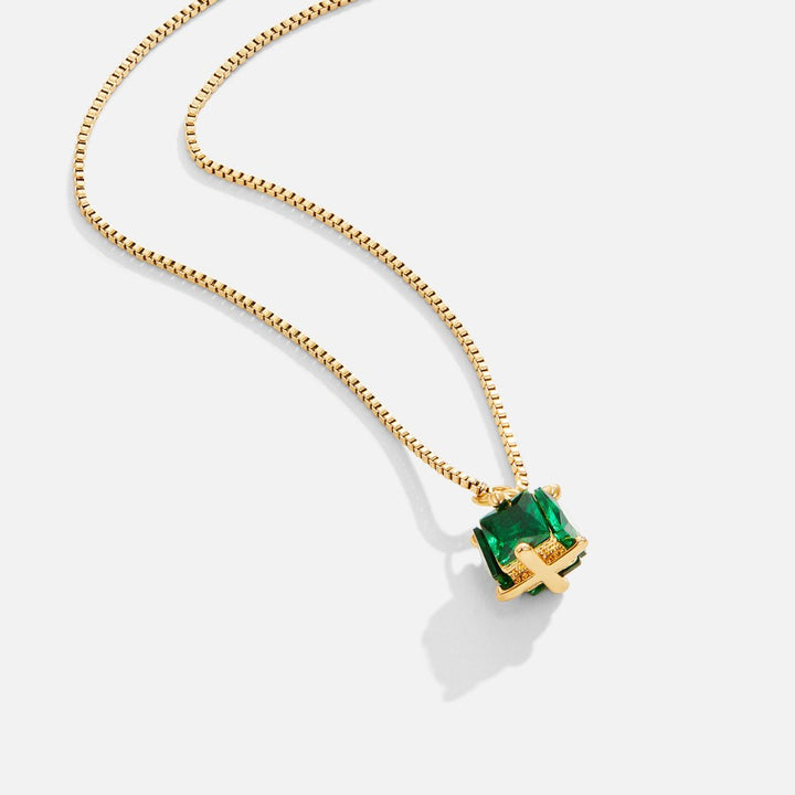 Collier en cube d'émeraude