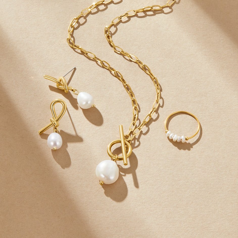 Collier en perles d'eau douce Eva avec chaîne en or