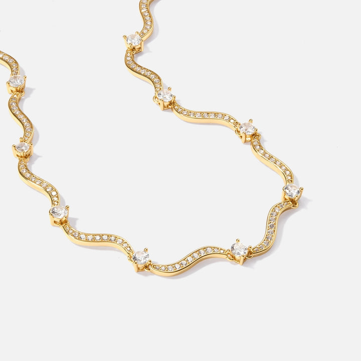 Collier en ondes de cristal Freya