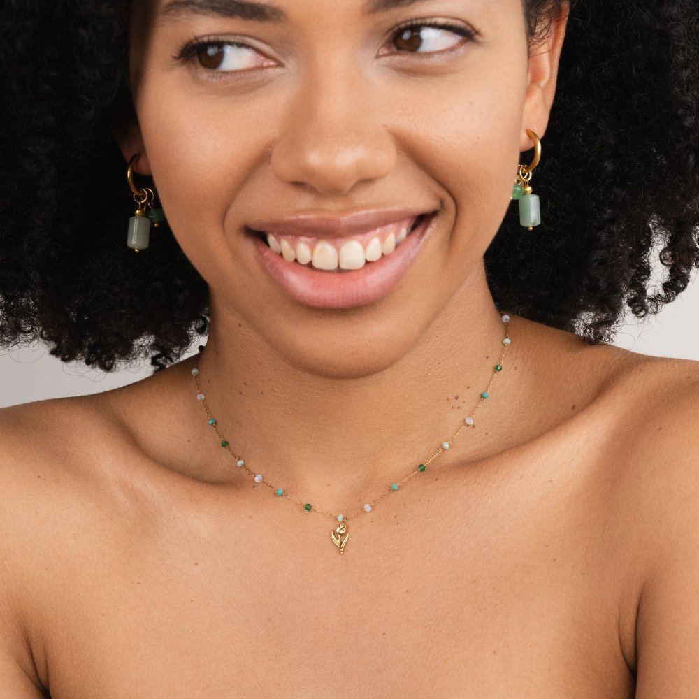 Collier en perles de tulipe dorée