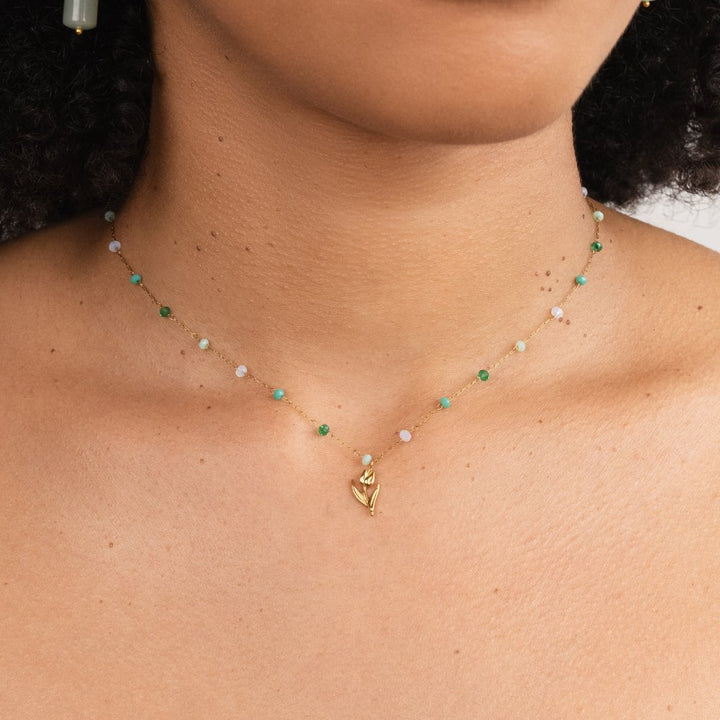 Collier en perles de tulipe dorée