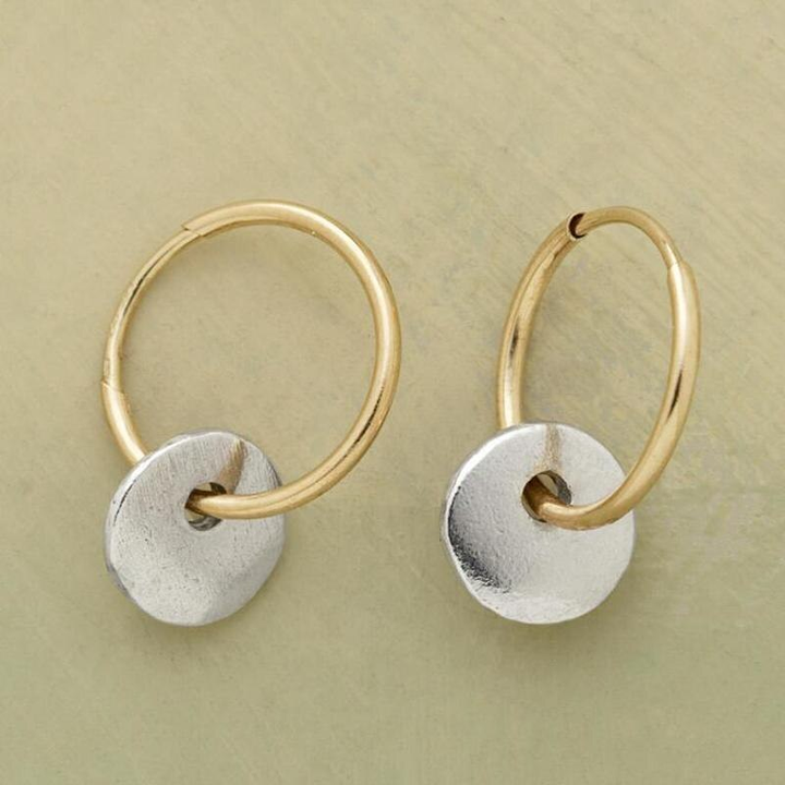 Boucles d'oreilles dorées et argentées