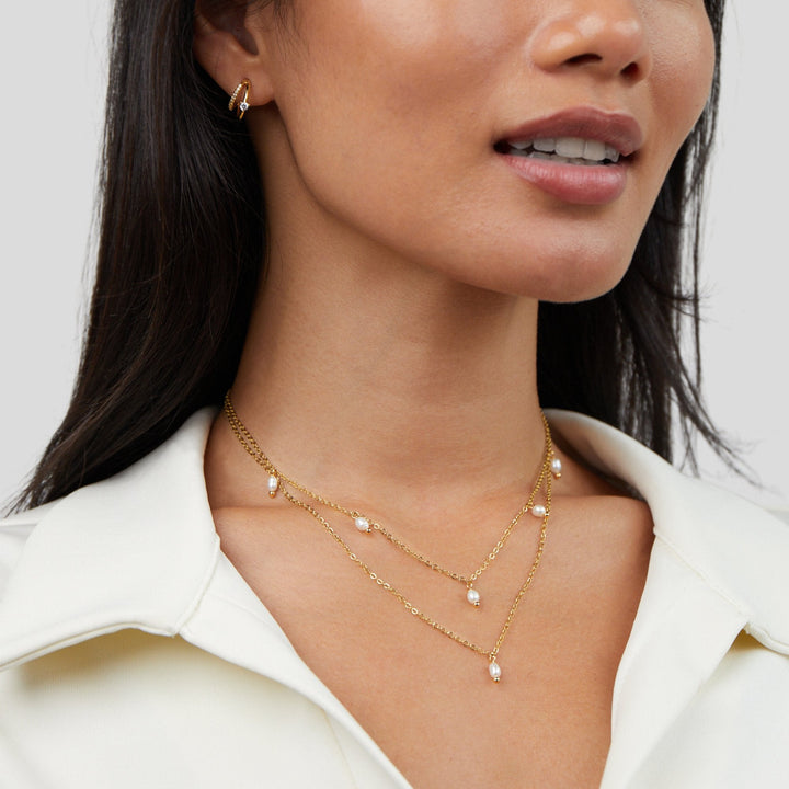 Collier à couches avec gouttes de perles Kay