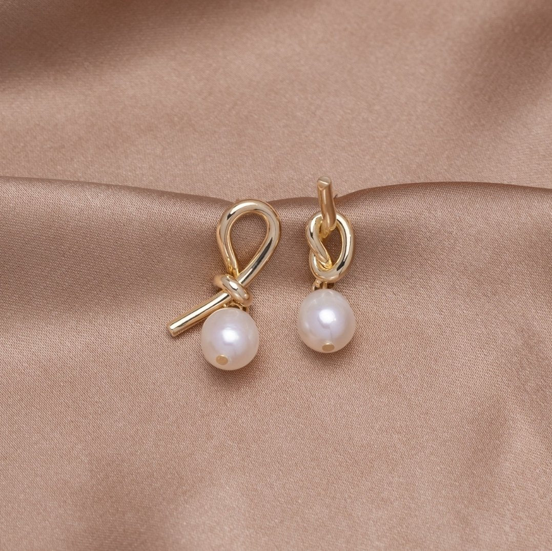 Boucles d'oreilles en perles d'eau douce et en or