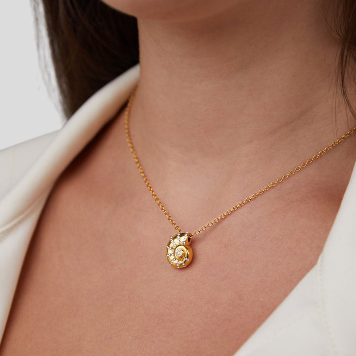 Collier avec pendentif en coquillage en cristal Luca