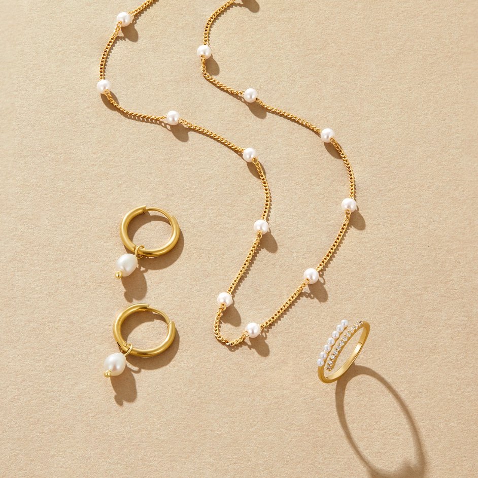 Collier en perles dorées Reine