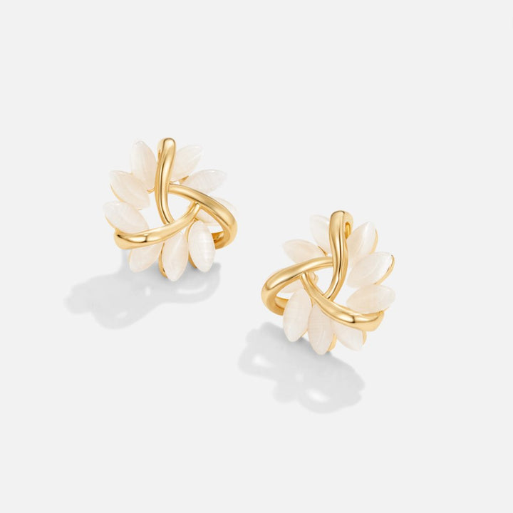 Boucles d'oreilles en or avec fleurs en opale