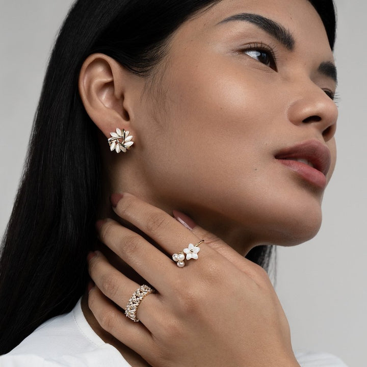 Boucles d'oreilles en argent avec fleurs en opale
