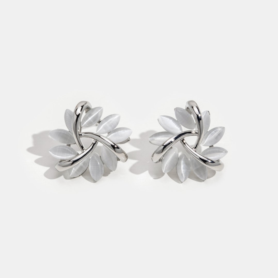 Boucles d'oreilles en argent avec fleurs en opale