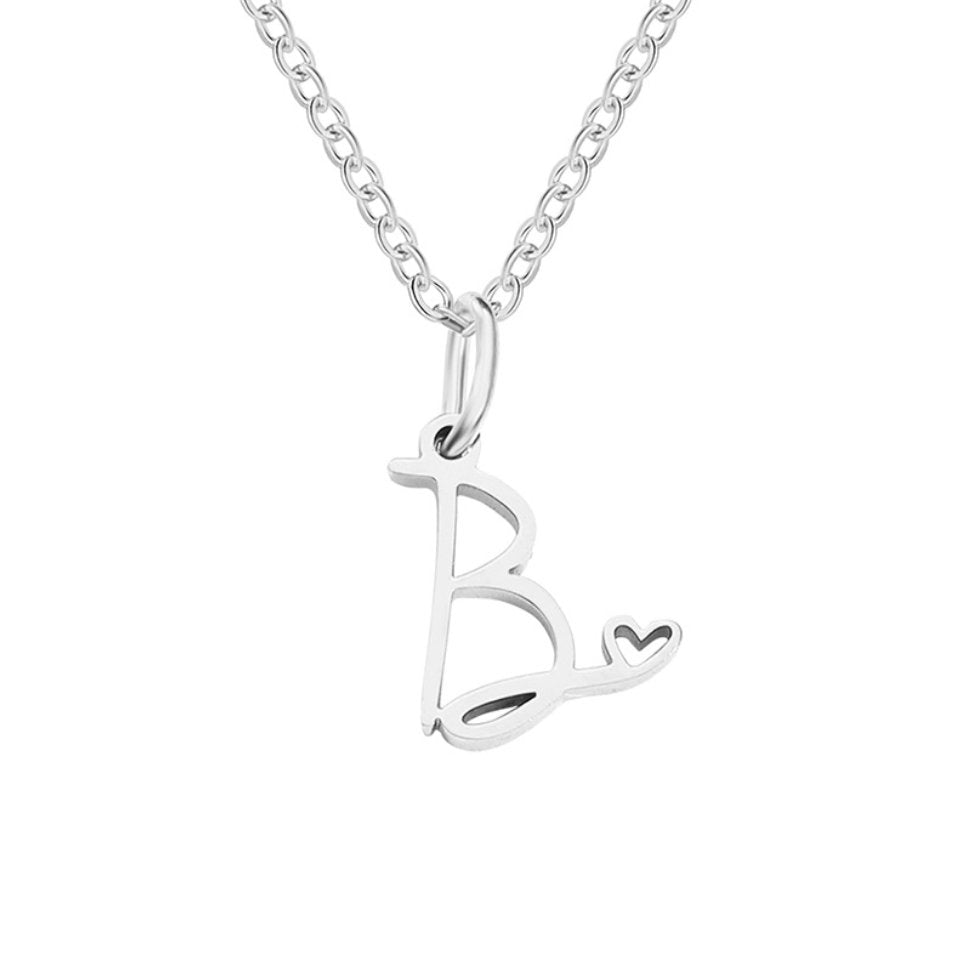 Collier en forme de cœur avec lettres en argent