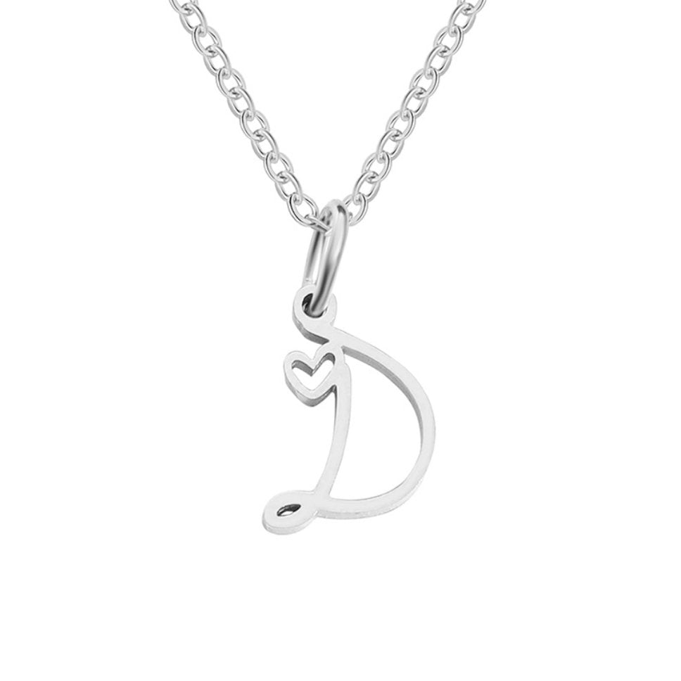 Collier en forme de cœur avec lettres en argent