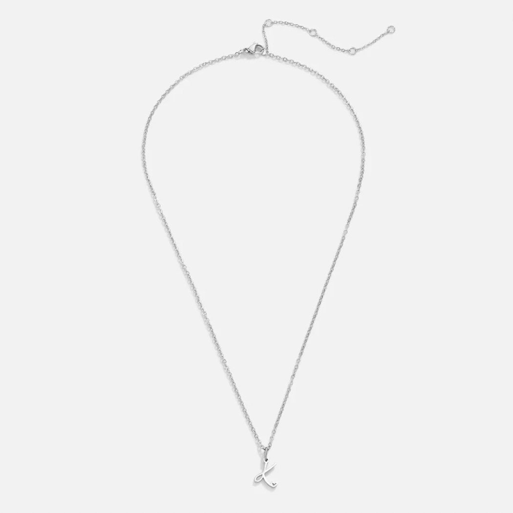 Collier en forme de cœur avec lettres en argent