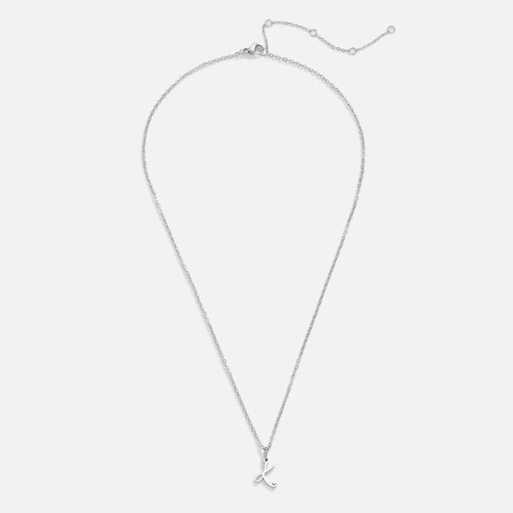 Collier en forme de cœur avec lettres en argent