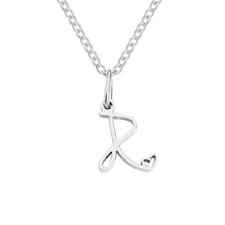 Collier en forme de cœur avec lettres en argent