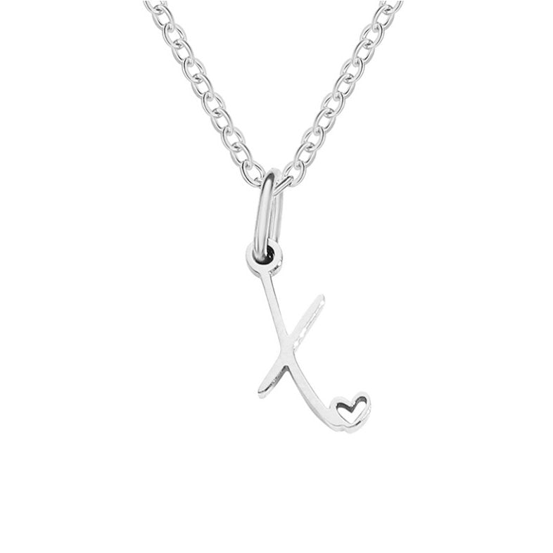 Collier en forme de cœur avec lettres en argent