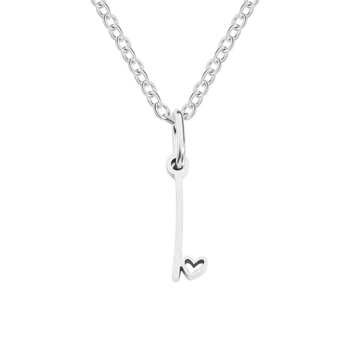 Collier en forme de cœur avec lettres en argent