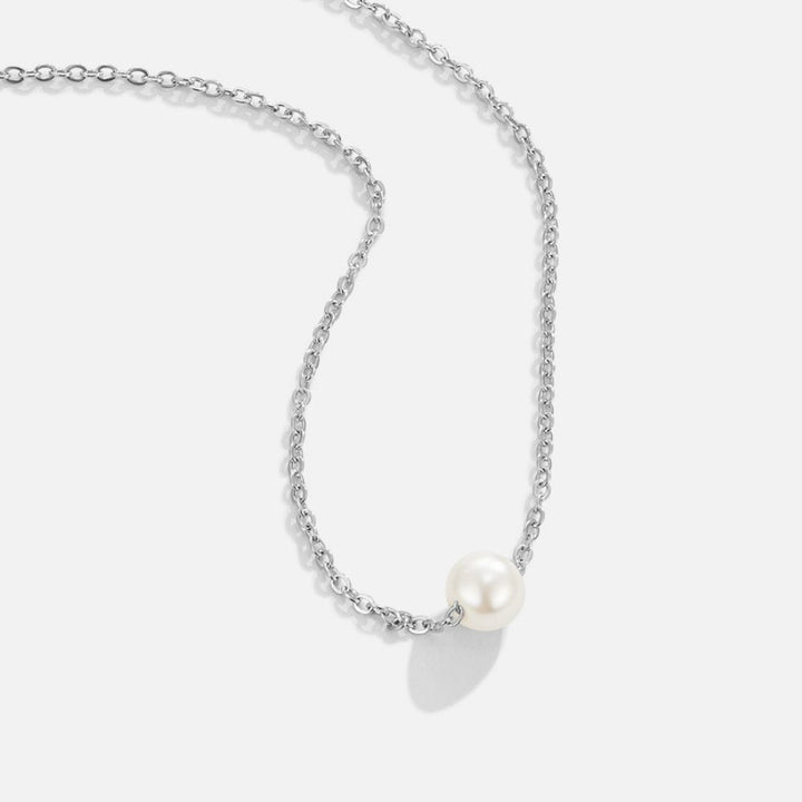 Collier en perles argentées