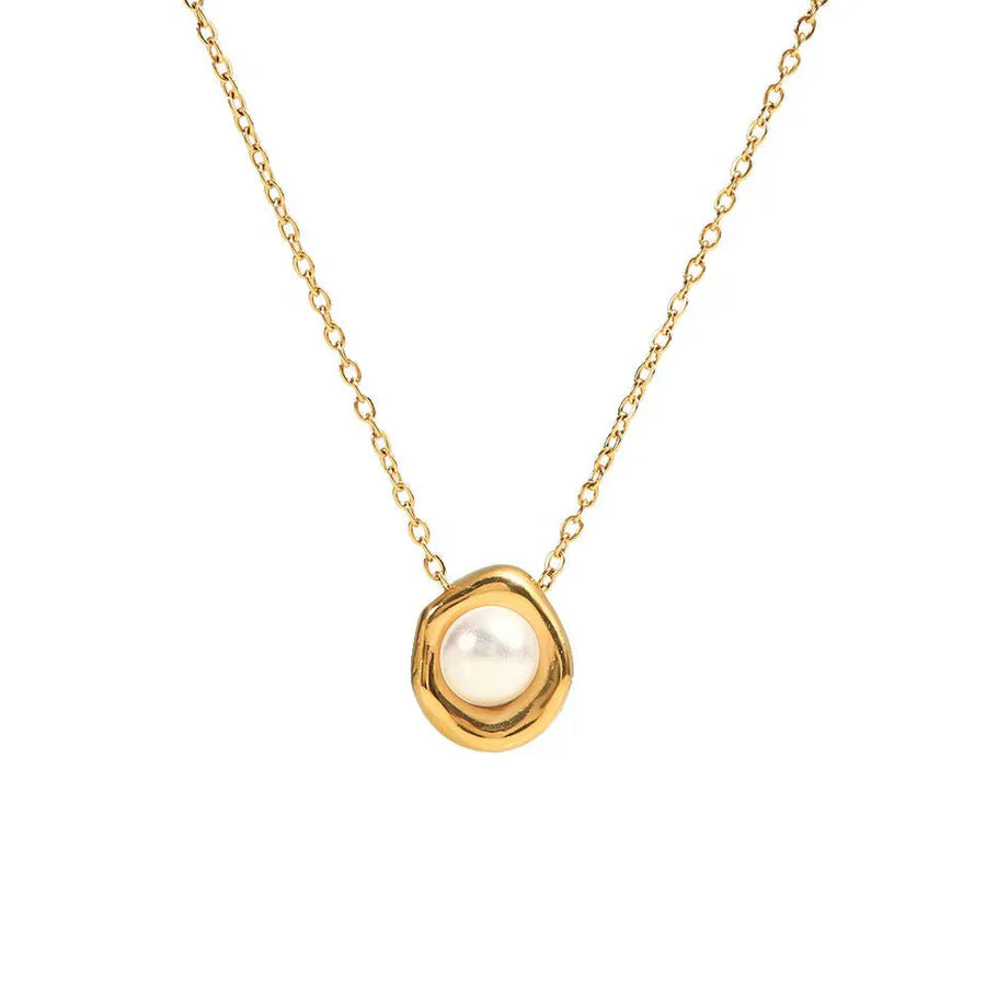 Collier en perles d'eau salée doré
